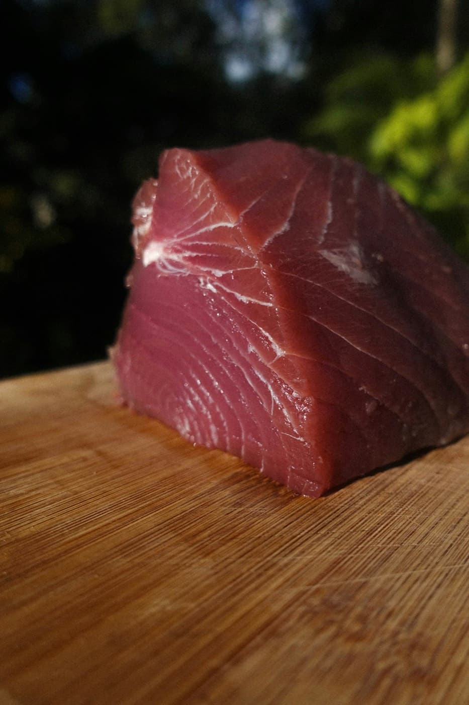 仕入れたマグロの柵